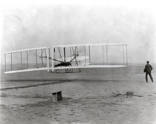 754px-The_Wright_Brothers_First_Heavier-than-air_Flight_-_GPN-2002-000128